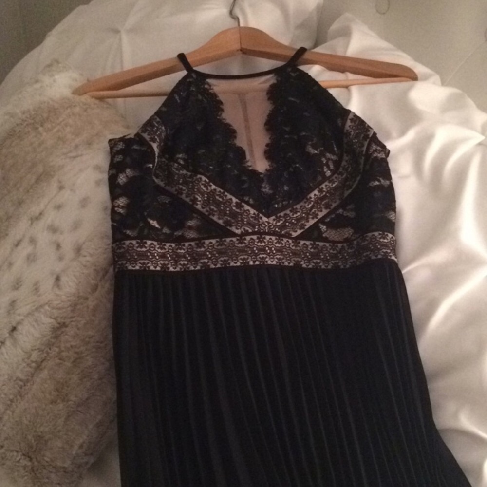 Dress - Picture 3 of 6